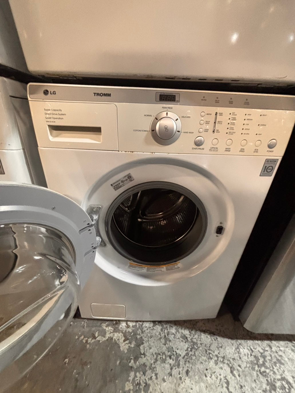 >* special🎉LG washer & dryer set electric 220v front load stackable or side by side - sensor dry in white  #WEZ15SET